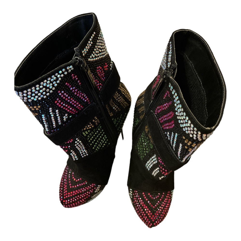 Women's Heels - Picture 2 of 6
